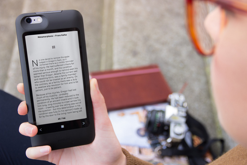 popSLATE 2: чехол для iPhone с E-Ink дисплеем и дополнительной батареей
