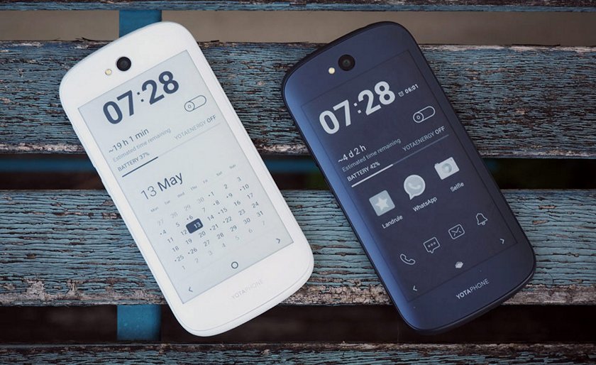 Российский смартфон YotaPhone 2 подешевел на треть