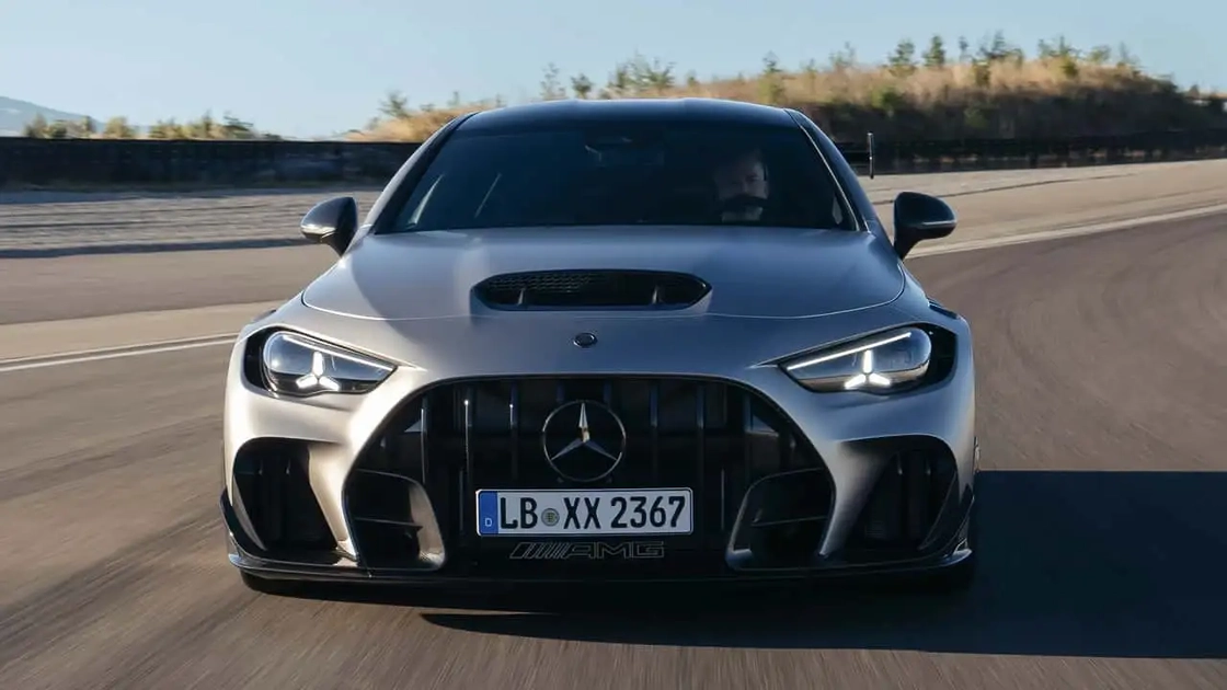 Екстремальне купе Mercedes-AMG CLE 646