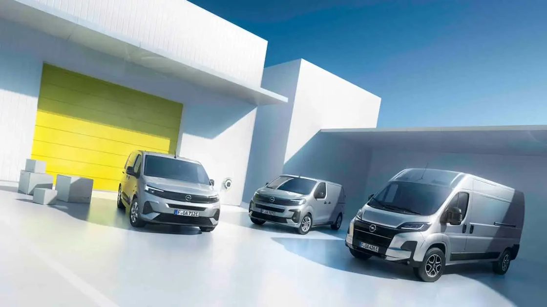 Комерційна лінійка автомобілів Opel на виставці IAA