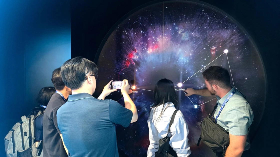 Samsung Display представляє революційні панелі RGB OLEDoS