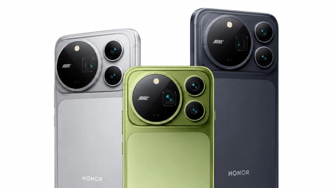 Honor Magic 9 Pro Max — Black Diamond display with 5,600 silicon nitride layers and 1.5% reflection coefficient.