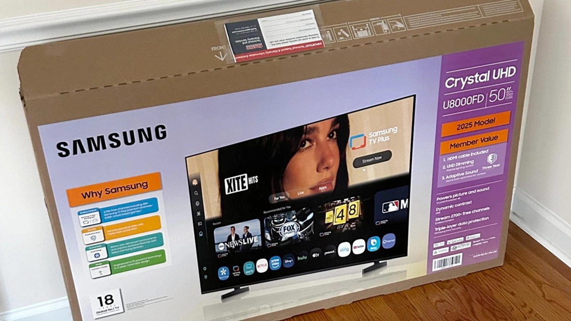 Дуа Ліпа прикрашає упаковки нових телевізорів Samsung