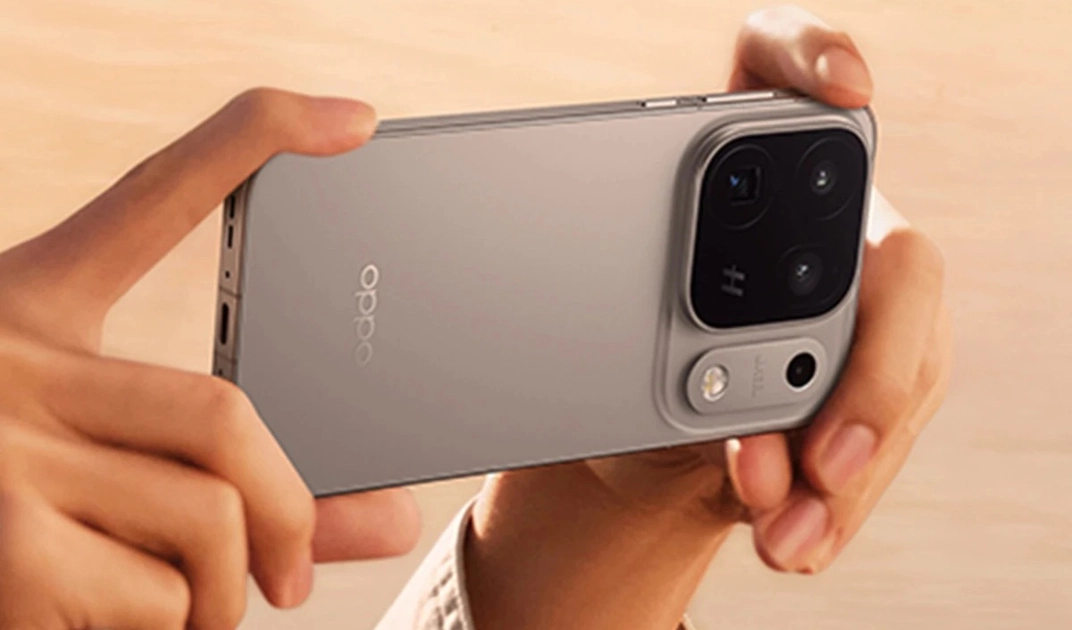 The Find X10 Pro Max features three 200MP Hasselblad-tuned cameras — a first for any smartphone.
