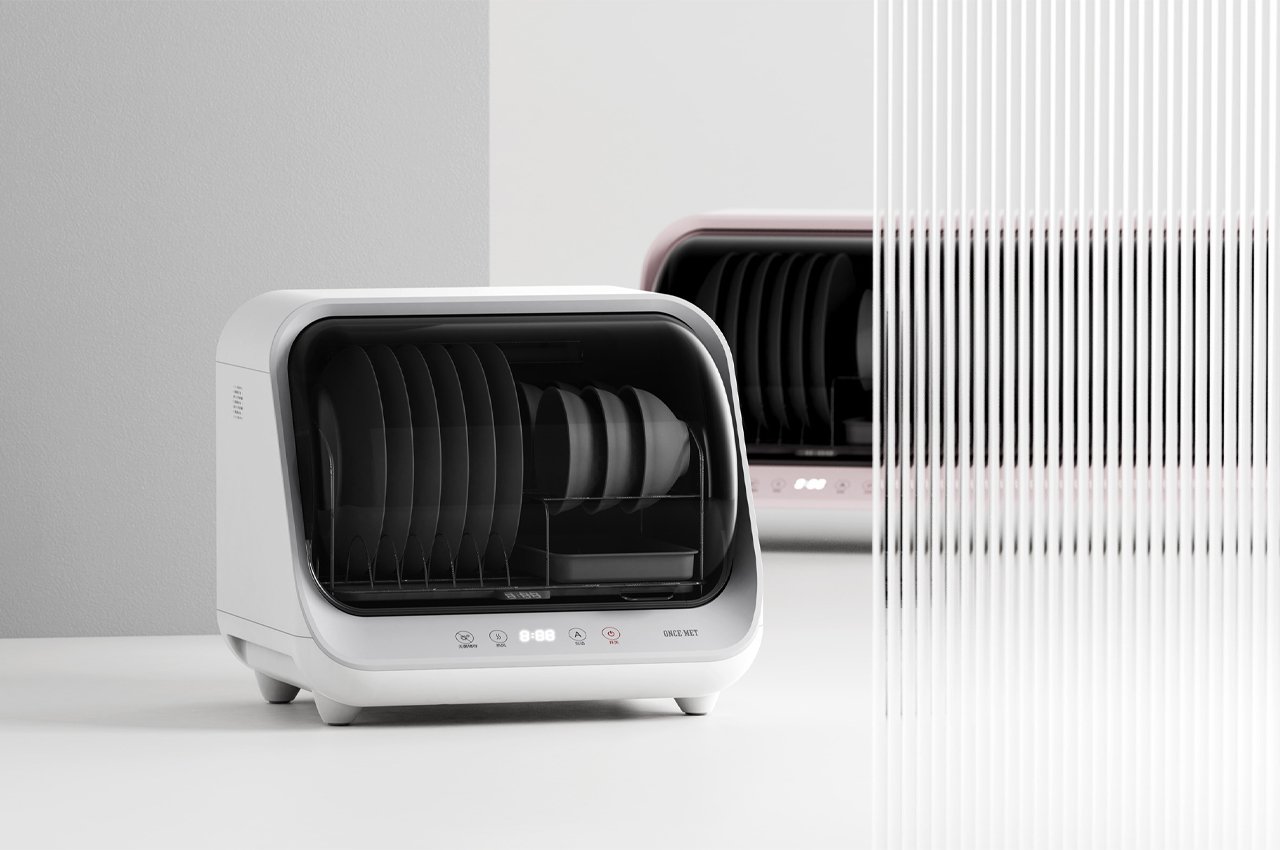 This at-home sanitation device disinfects your dishes using ultraviolet rays-14