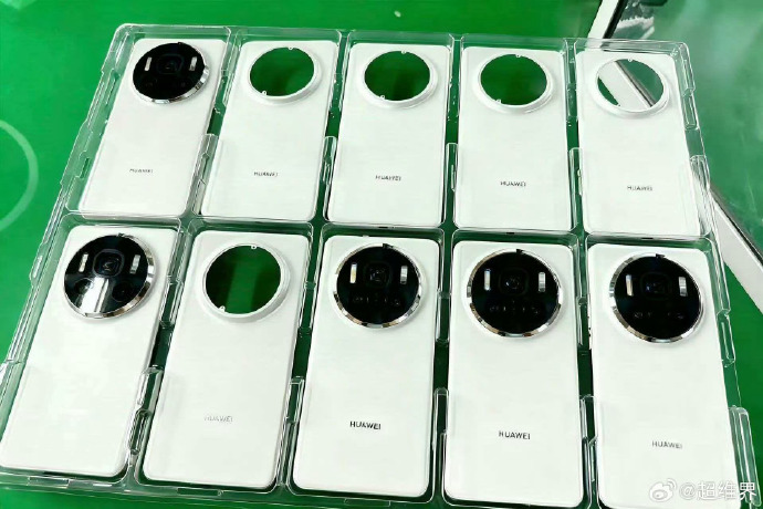 Huawei Mate 80 задня панель