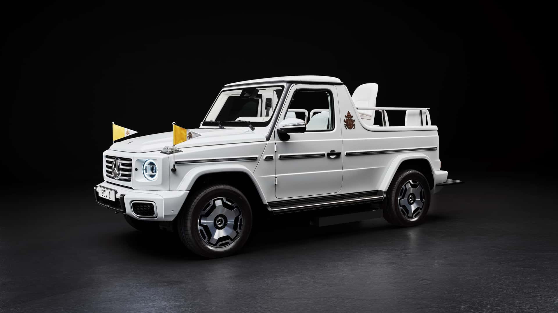 Электрический Папамобиль на базе G-Class