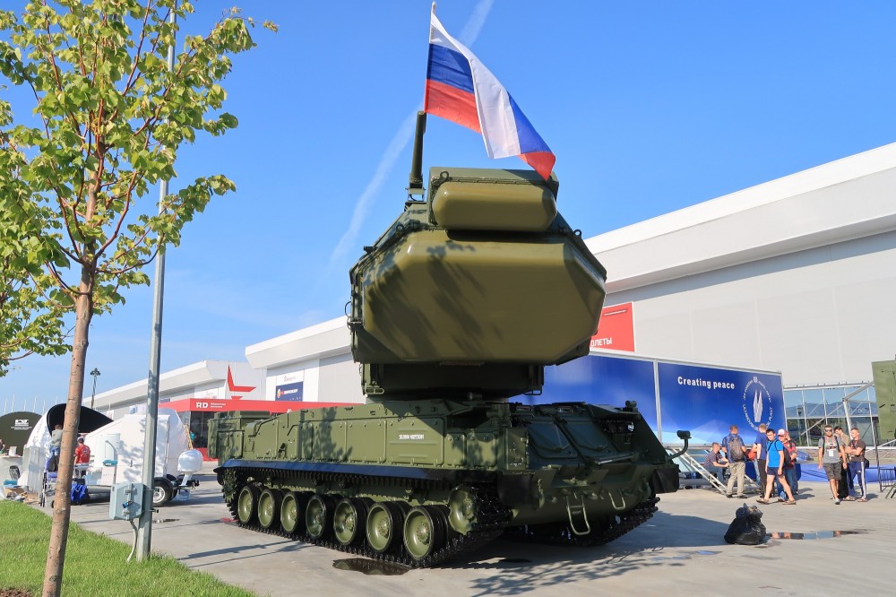 HIMARS a détruit pour la première fois une très rare station de détection et de désignation de cible 9S36M du système de missiles sol-air Buk-M3.