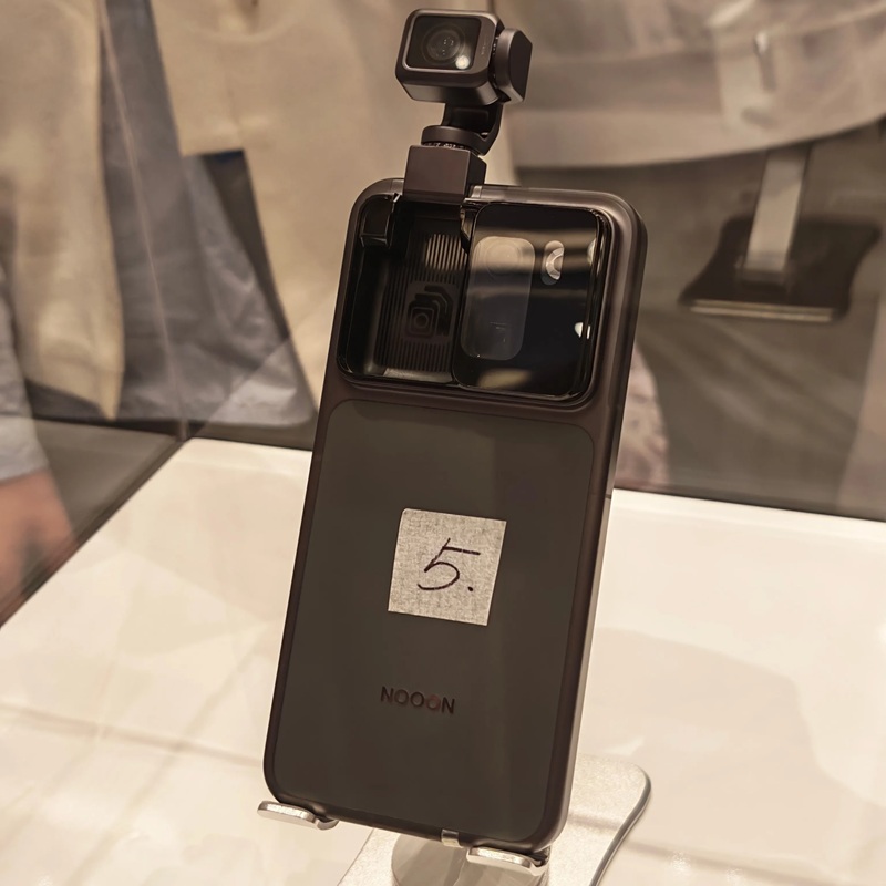 Image of Honor Robot Phone 1