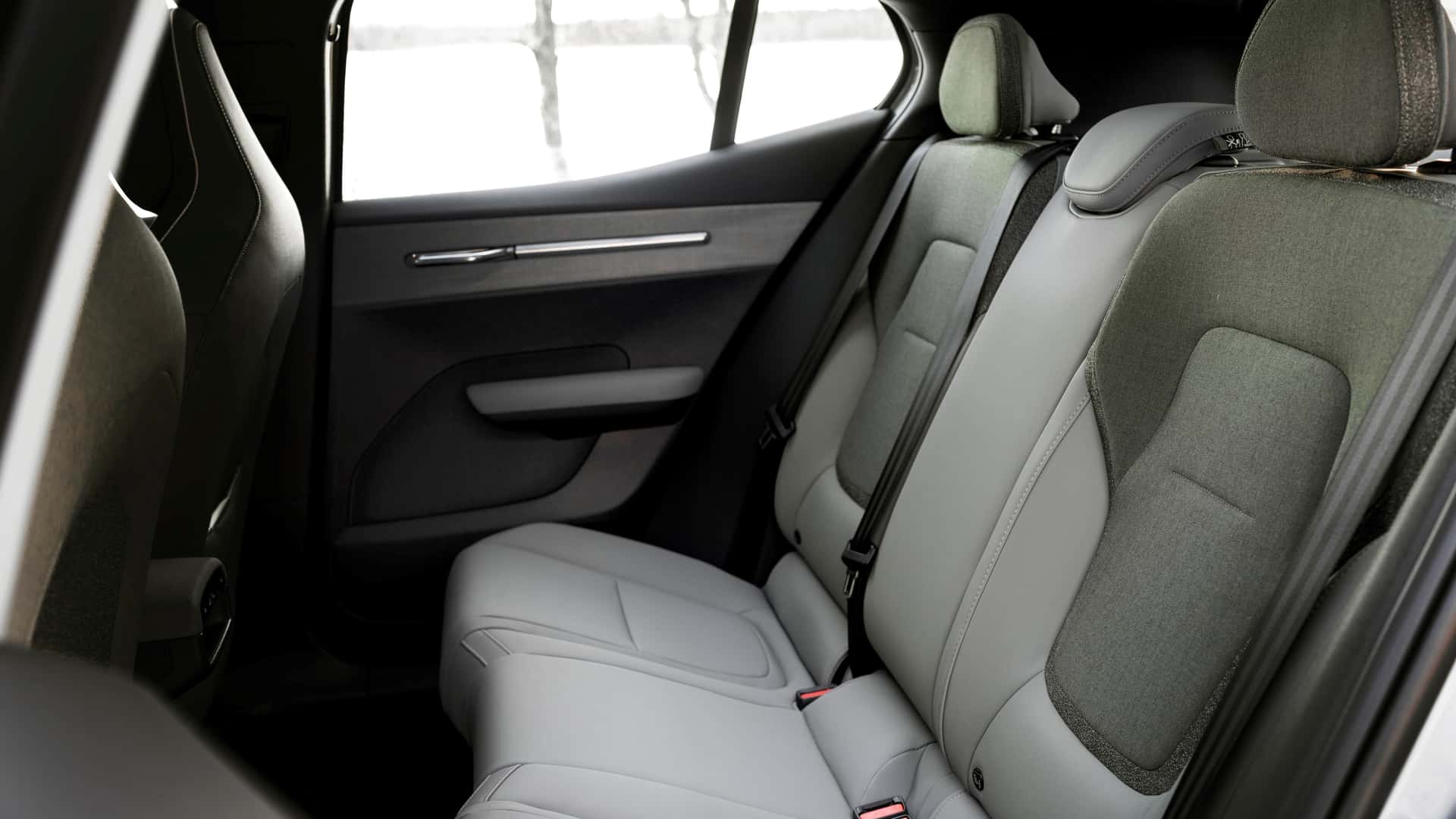 Volvo EX30 Cross Country exterior design
