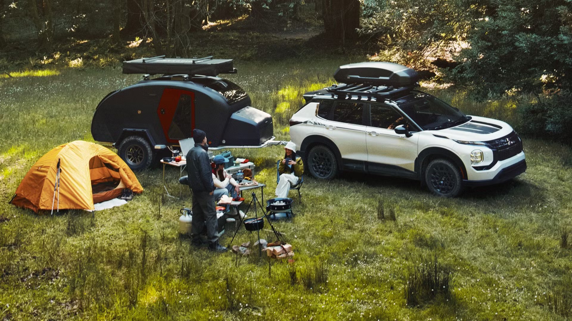 Mitsubishi Outlander 2025 Trail Edition с черными акцентами