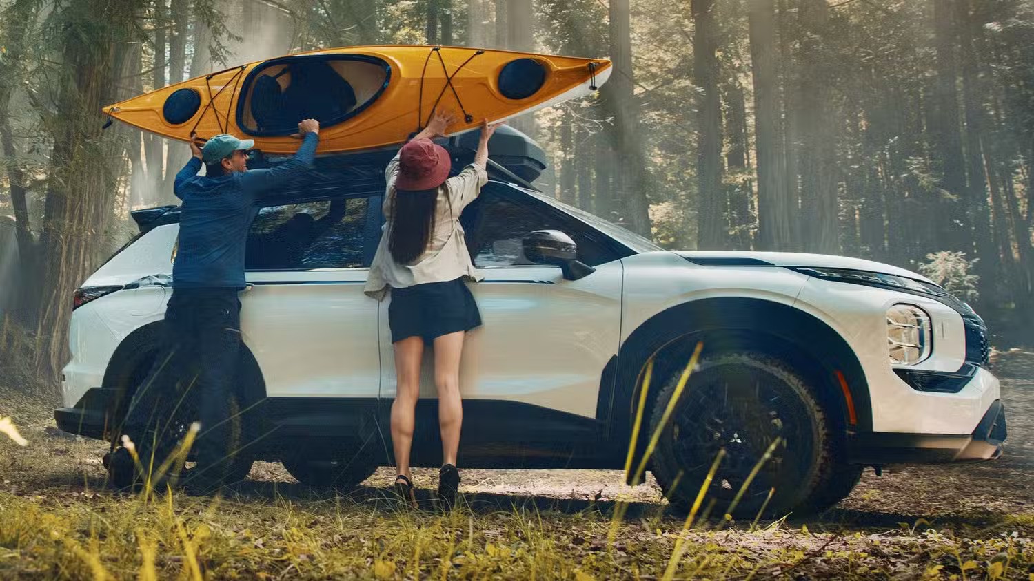 Спереди Mitsubishi Outlander 2025 Trail Edition