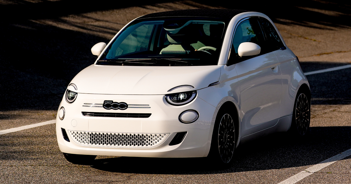 Fiat 500 Hybrid вид спереду