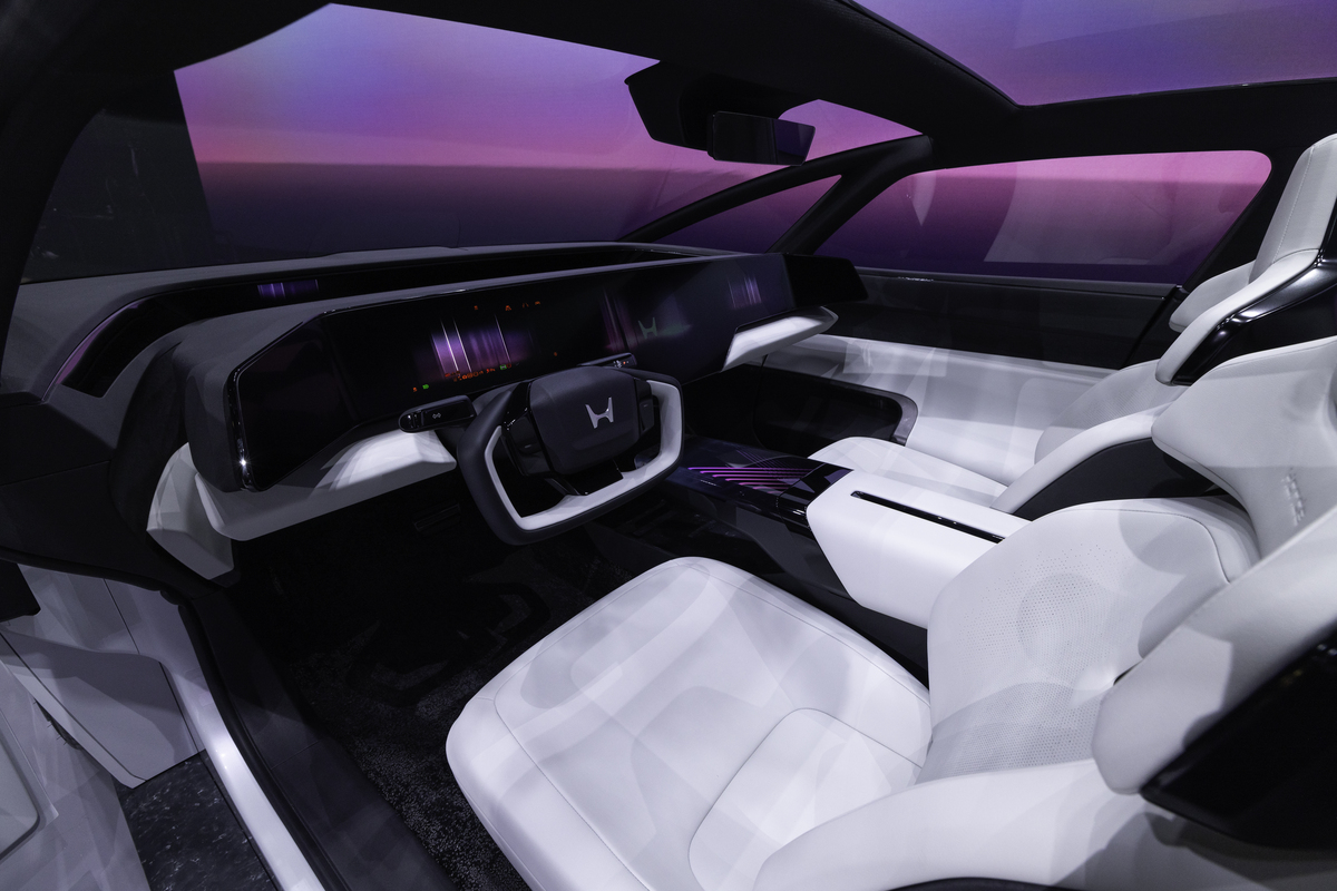 Intérieur du prototype Honda 0 Saloon