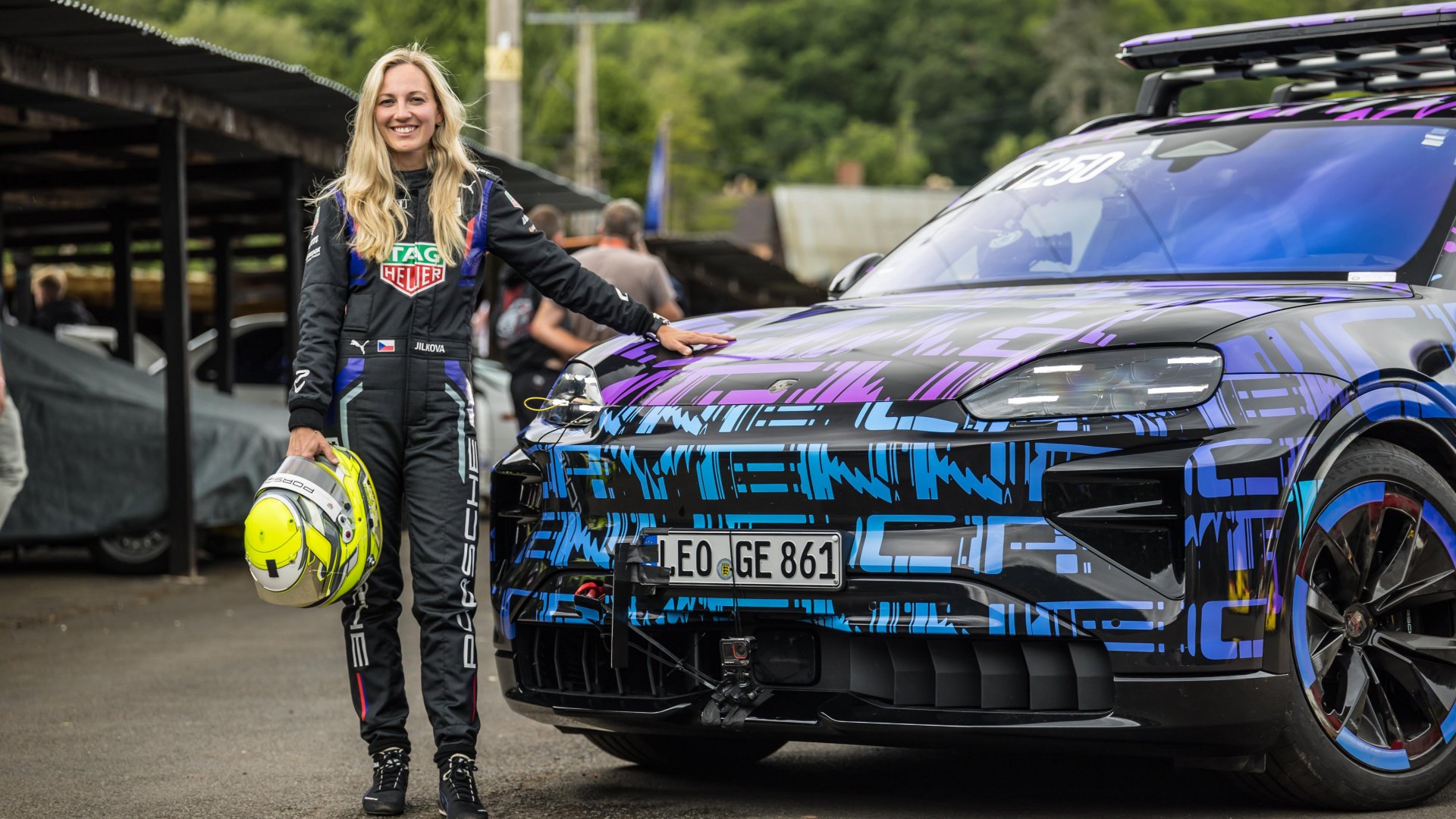 Первый полностью электрический Porsche Cayenne на трассе Shelsley Walsh