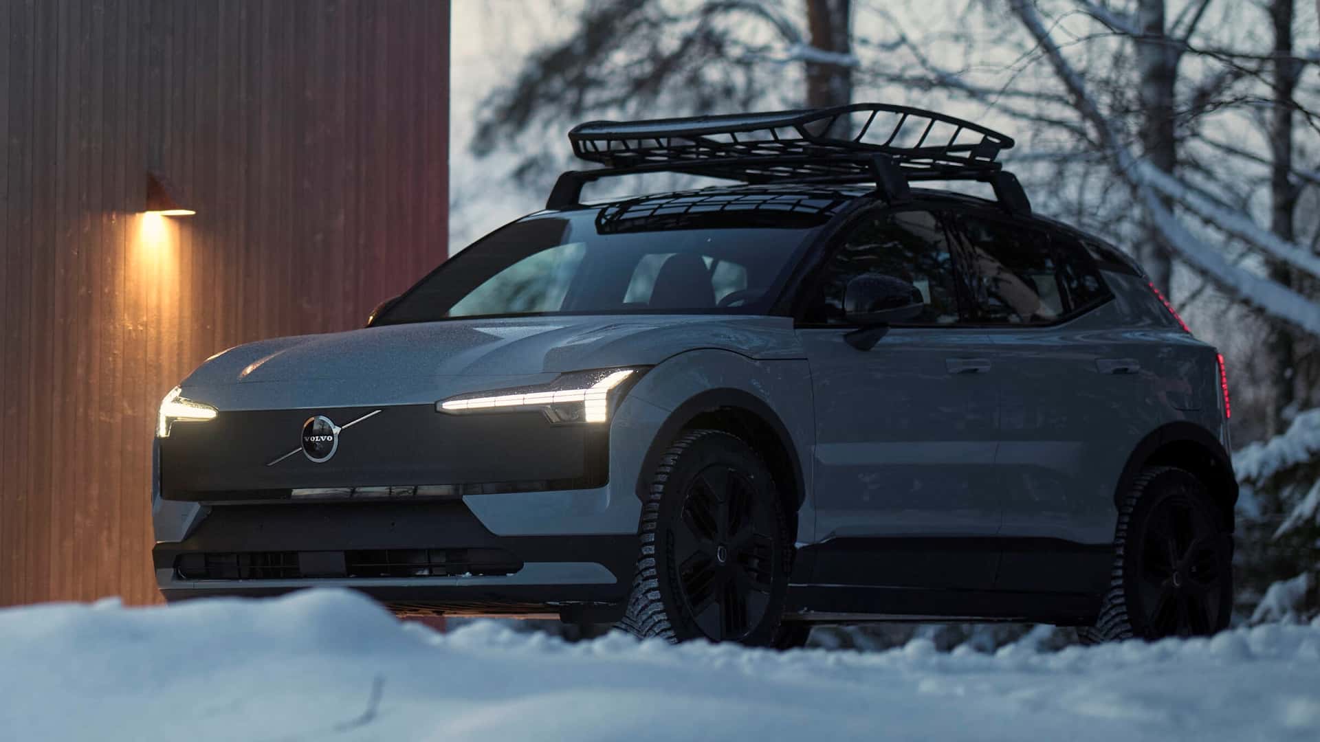 Volvo EX30 Cross Country off-roading