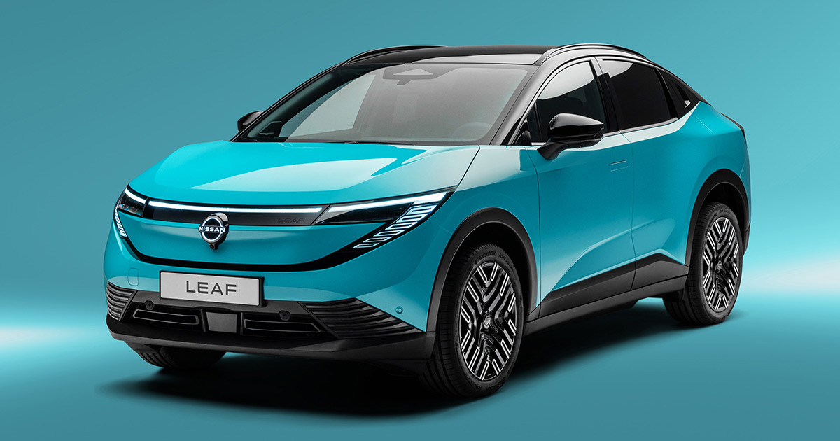 Новий Nissan Leaf у яскравому бірюзовому кольорі