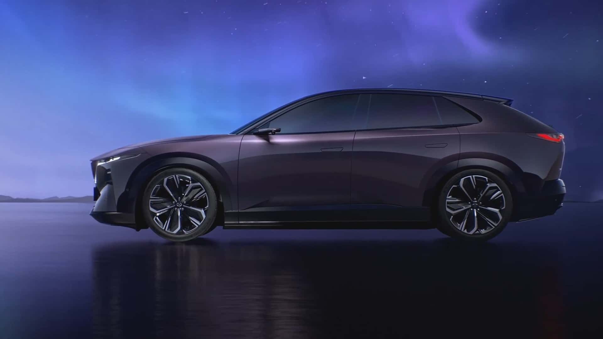 Mazda EZ-60 у русі