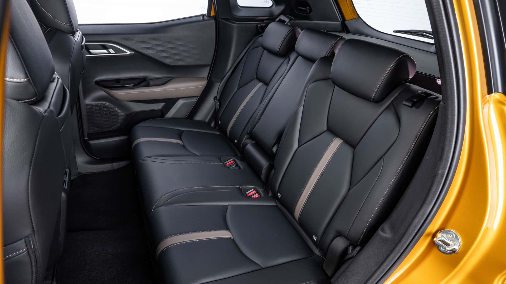 2025 Mitsubishi Outlander Sport - interior components
