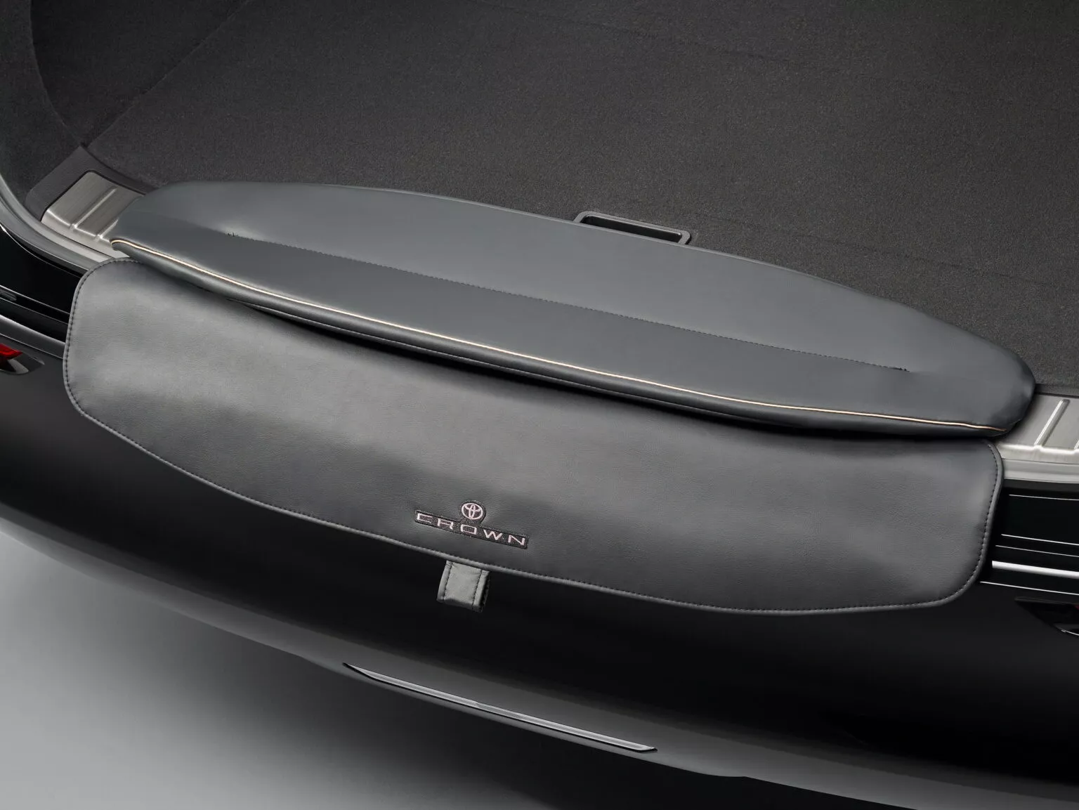 Table et chaise Toyota Crown Estate disponibles