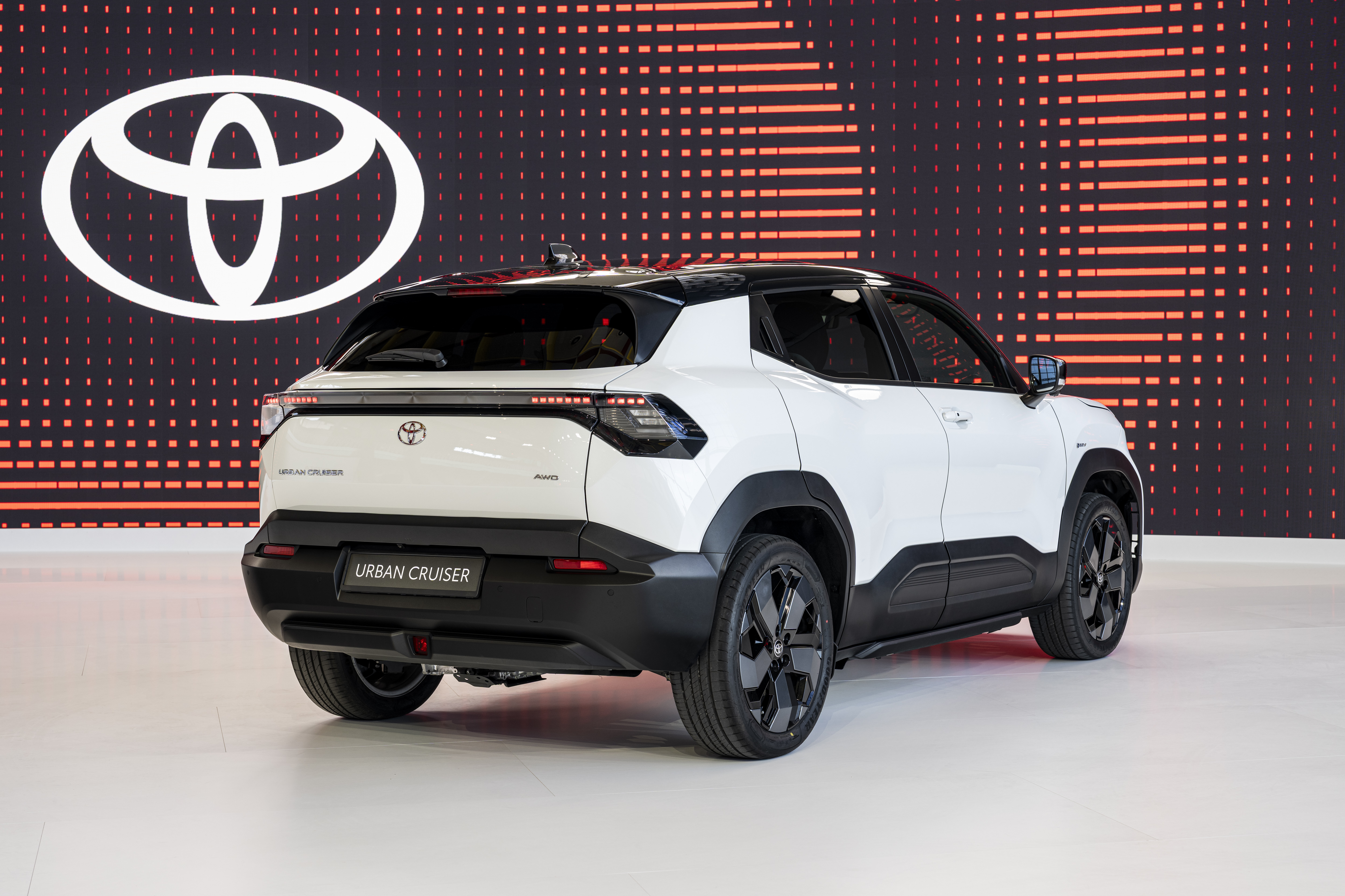 Toyota Urban Cruiser 2025 exterior - panoramic view