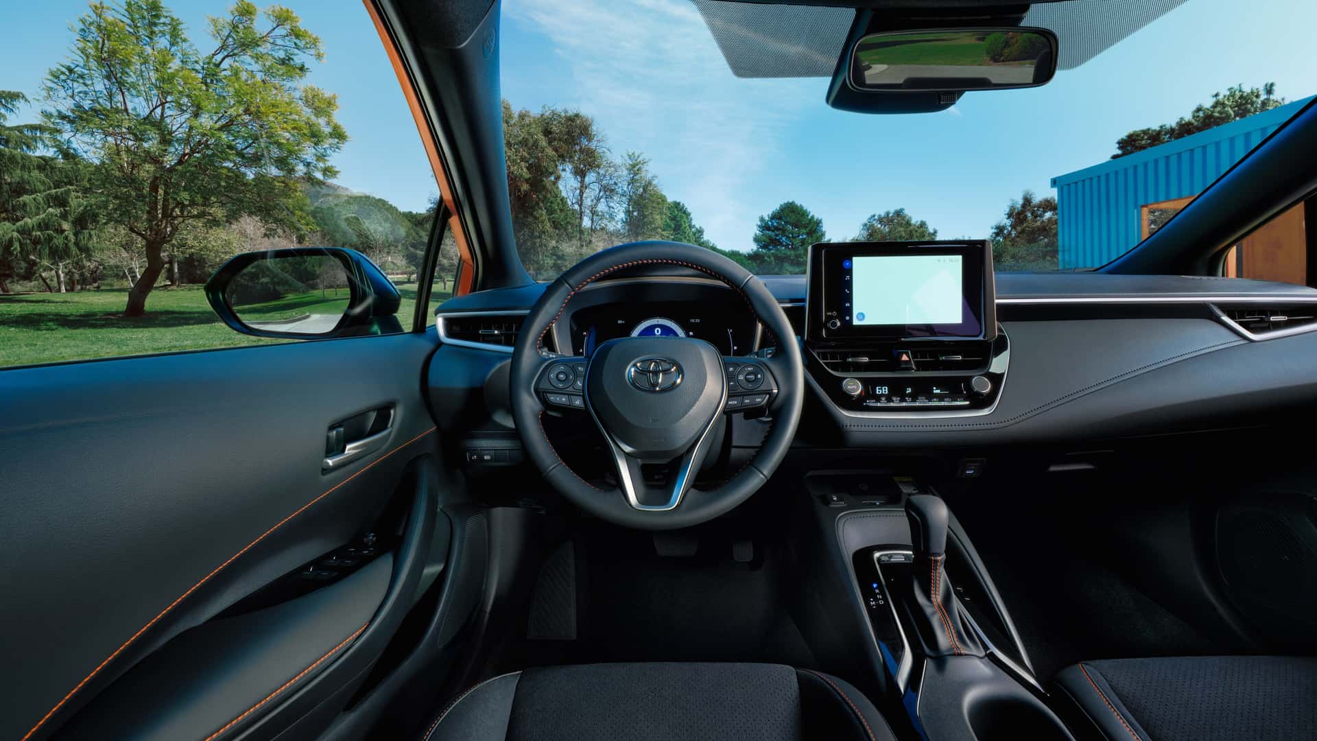 Спортивные сиденья Toyota Corolla Hatchback FX Edition