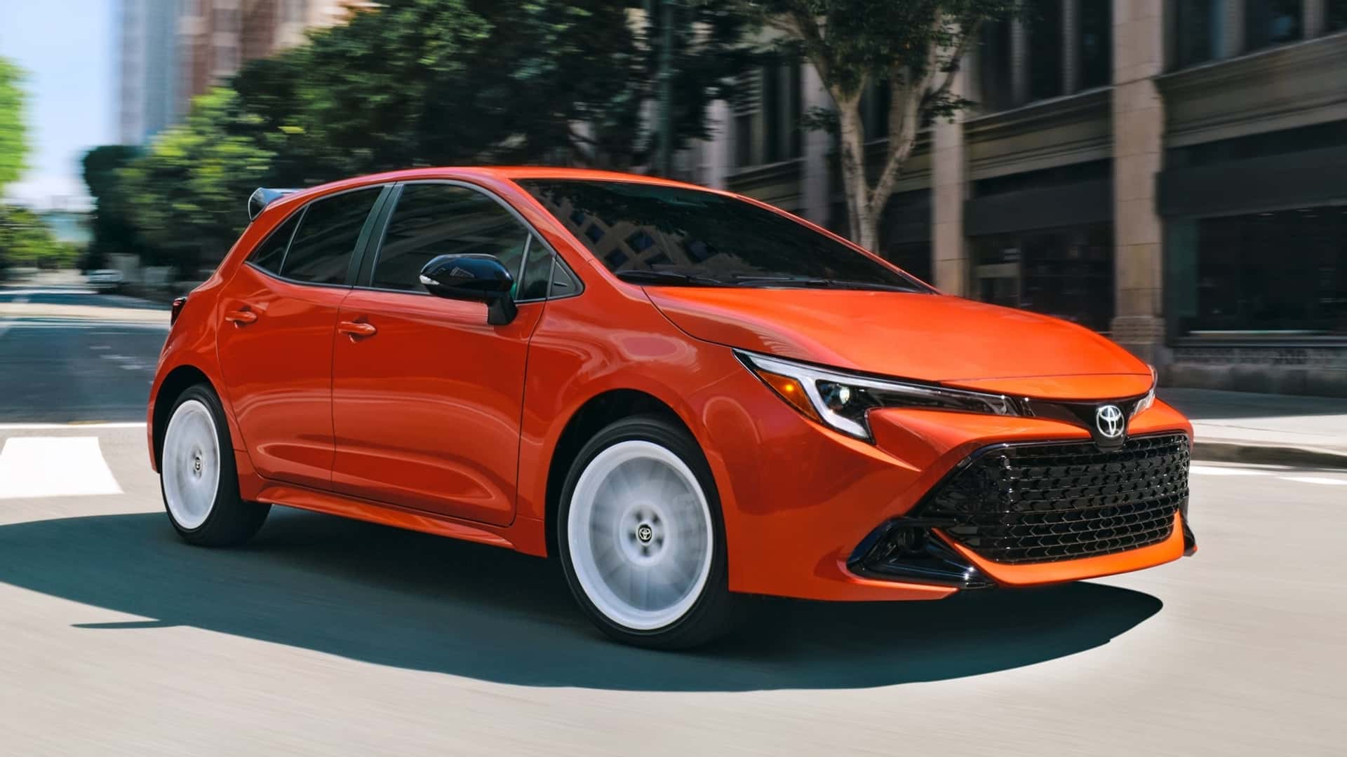 Toyota Corolla Hatchback FX Edition в различных цветах