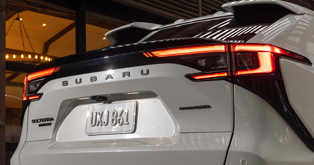 Інтер'єр оновленого Subaru Solterra 2026 року