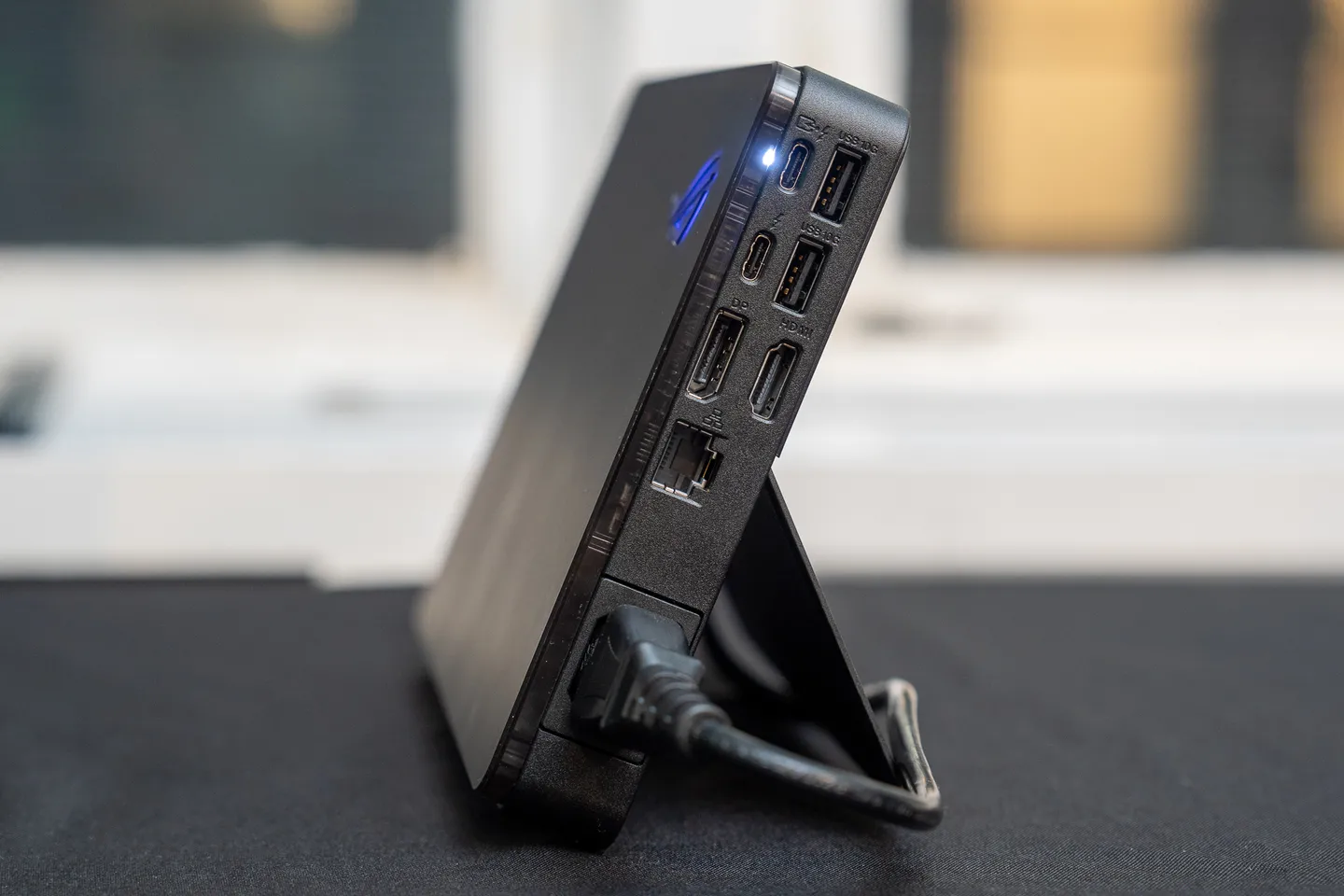 Внешнее питание и доступные порты на Asus XG Mobile