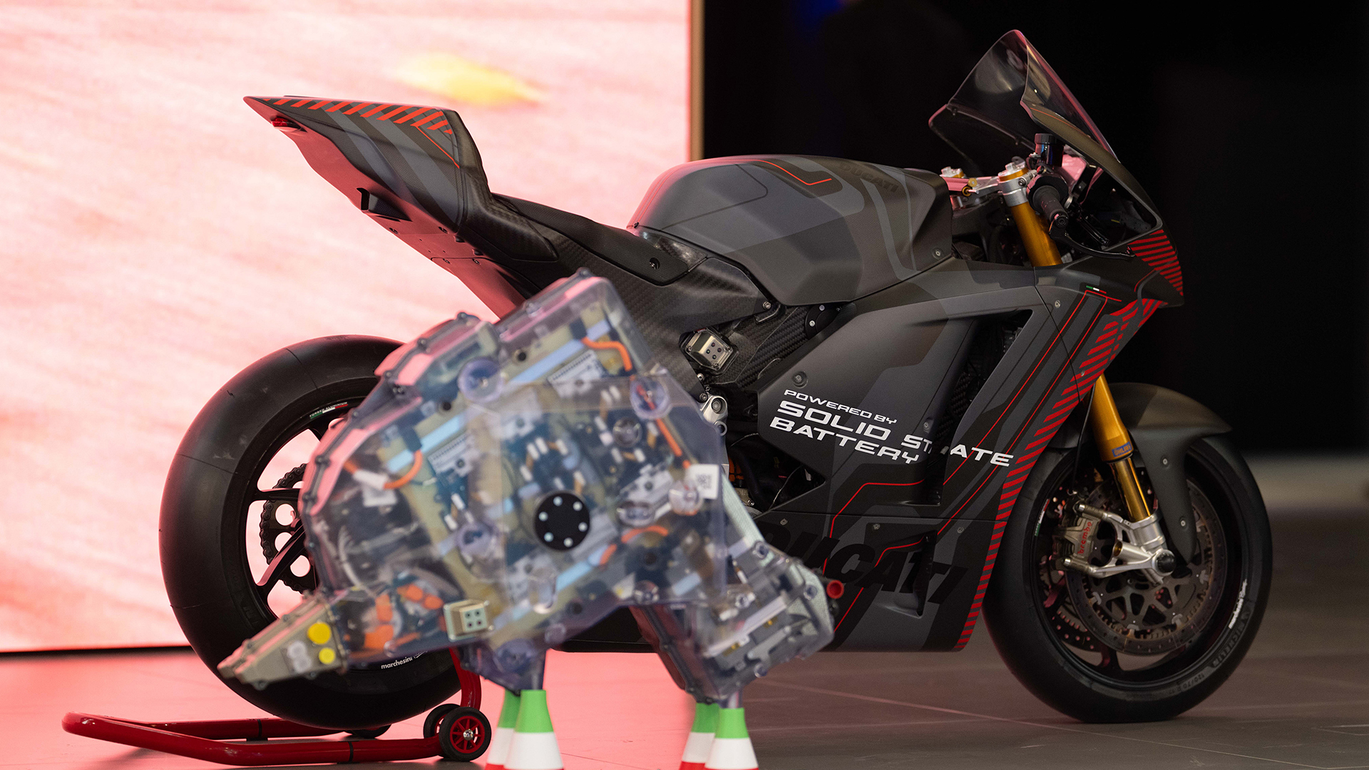 Ducati V21L демонструє технологію акумуляторів