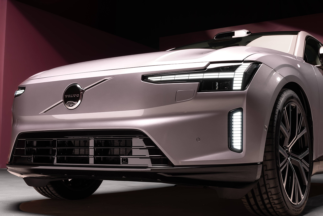 Volvo ES90 front end