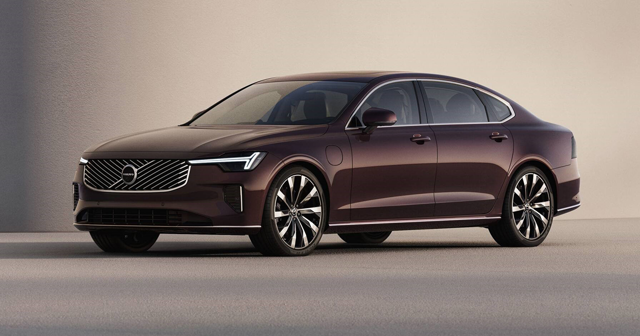 Обновлённый Volvo S90 с новой решёткой и оптикой