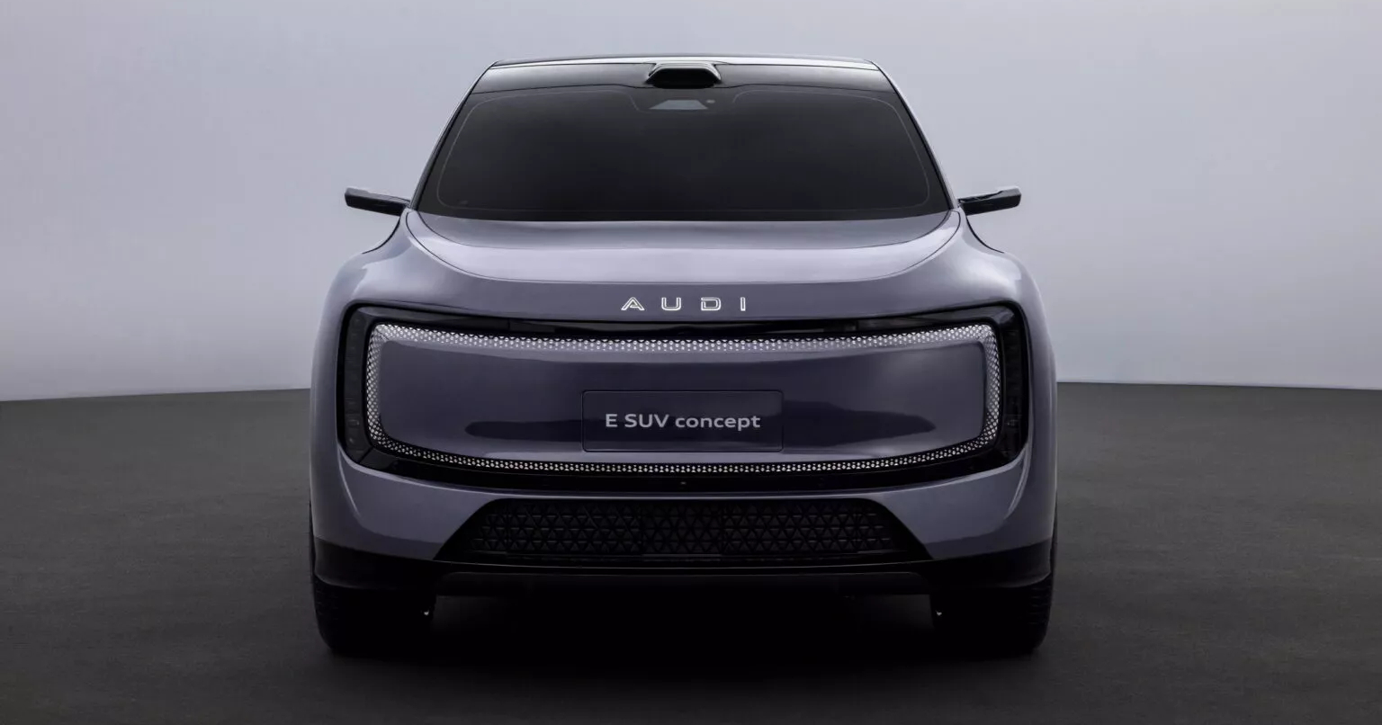 AUDI E SUV Concept - передня частина та фари