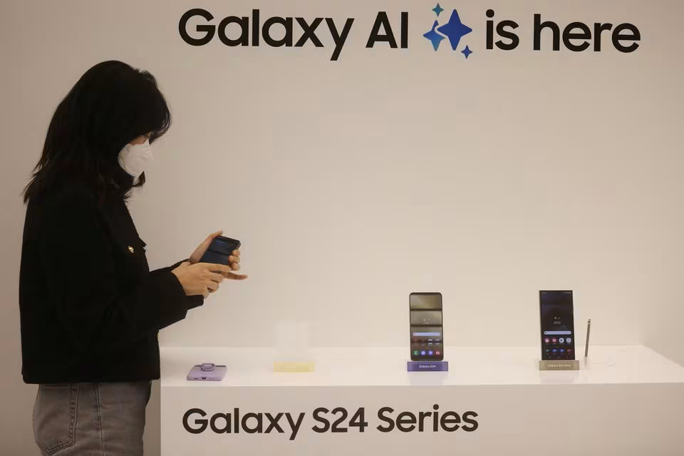 Baidu интегрирует своего ИИ-помощника Ernie в новые флагманские смартфоны Samsung для перевода разговоров в режиме реального времени