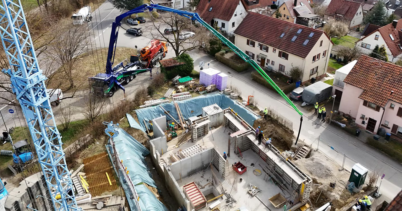 Démonstration du fonctionnement d'une pompe à béton sur un châssis Volvo FM Electric 8x4