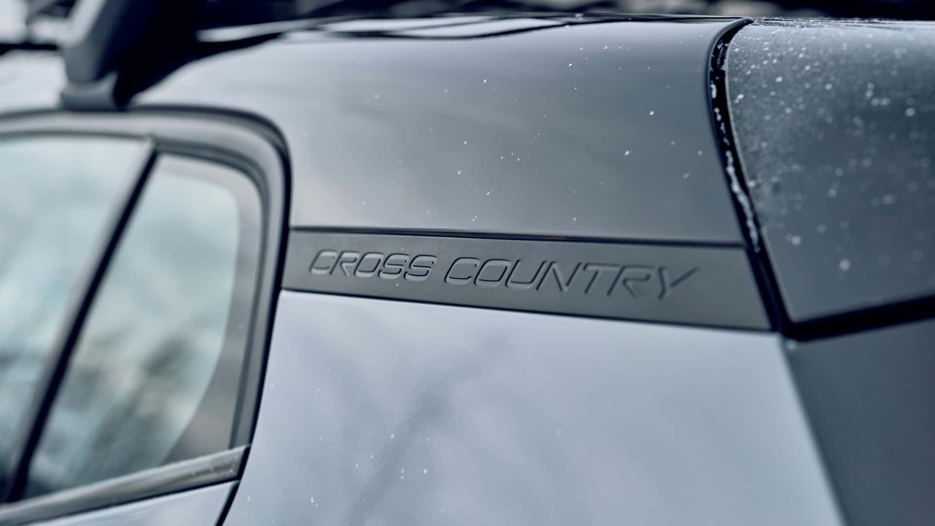 Front view of the Volvo EX30 Cross Country
