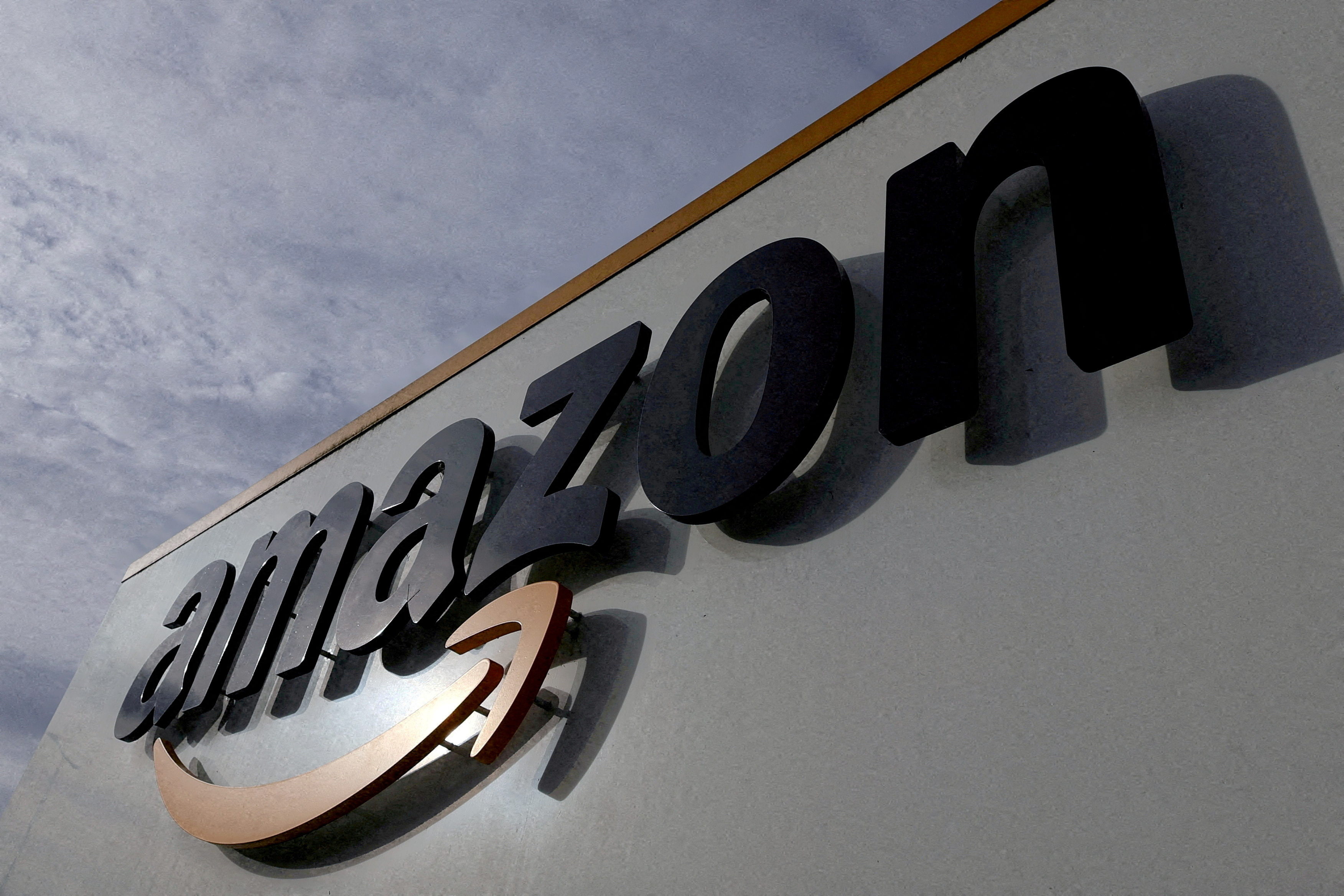 Amazon выделила отдельную команду для обучения модели искусственного интеллекта Olympus c 2 трлн параметров — Reuters