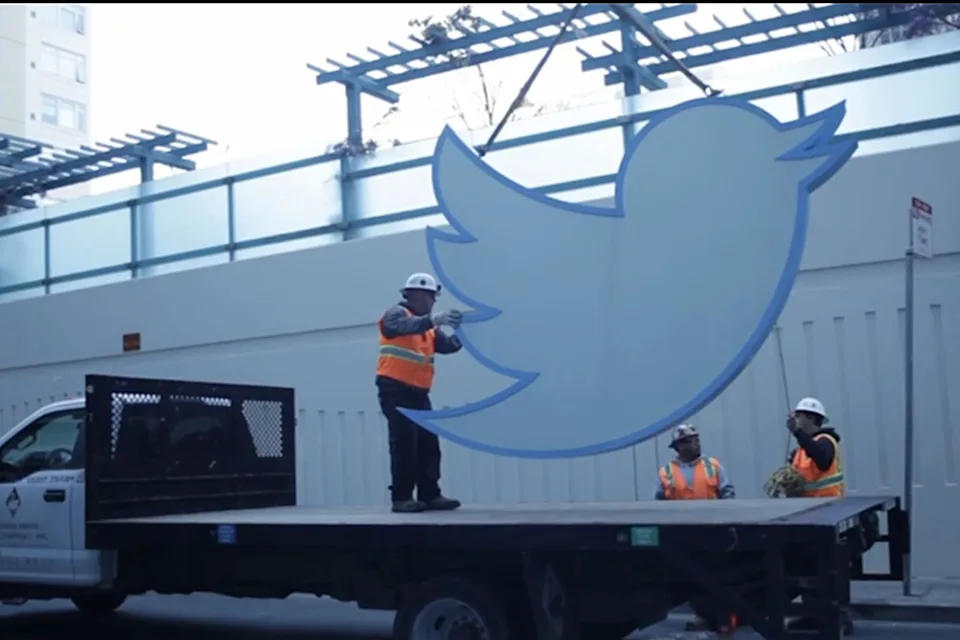 Dismantling of the Twitter logo. Illustration from RR Auction
