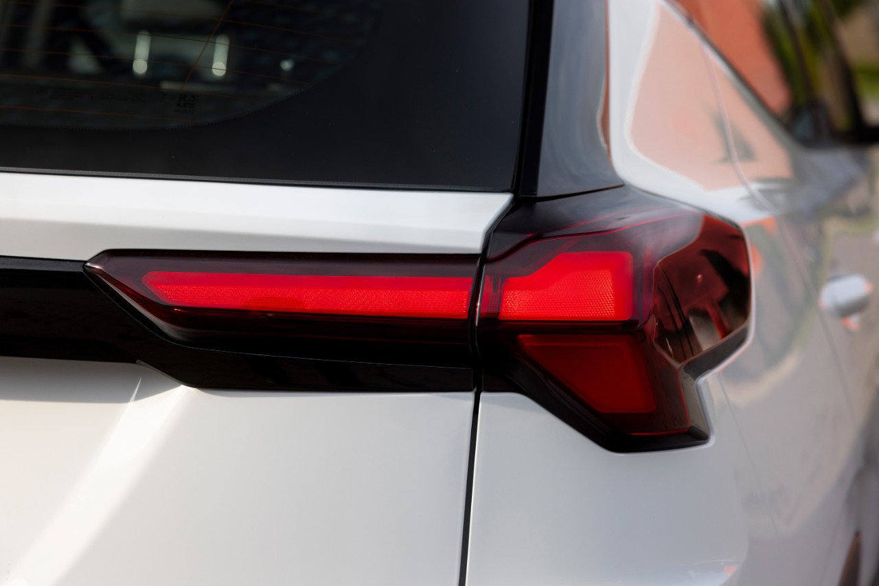 Chevrolet Bolt 2027 тизер фото 2