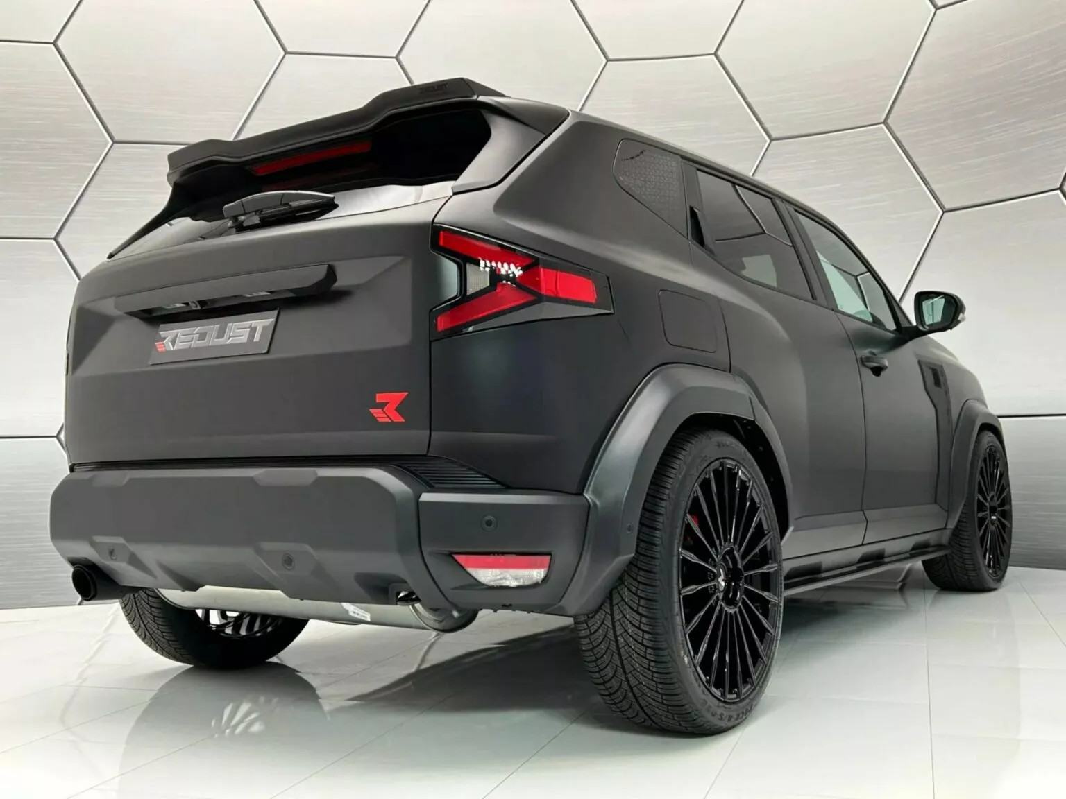 Dacia Duster RS - l'avant de la voiture