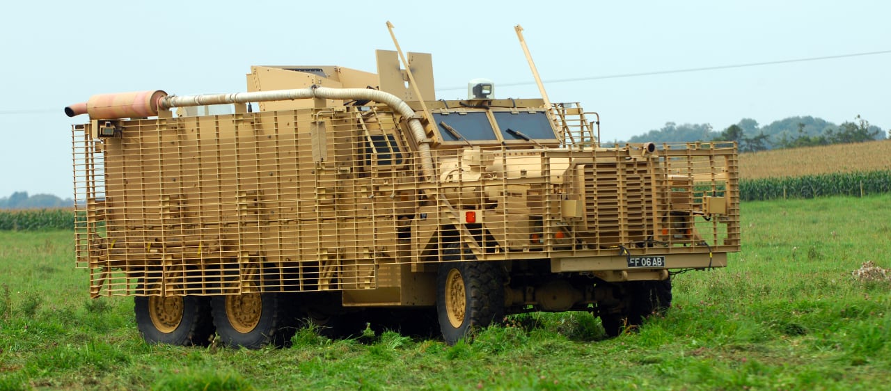 Велика Британія планує передати Україні бронемашини Mastiff і Jackal, розбираємось для чого вони призначені (відео)