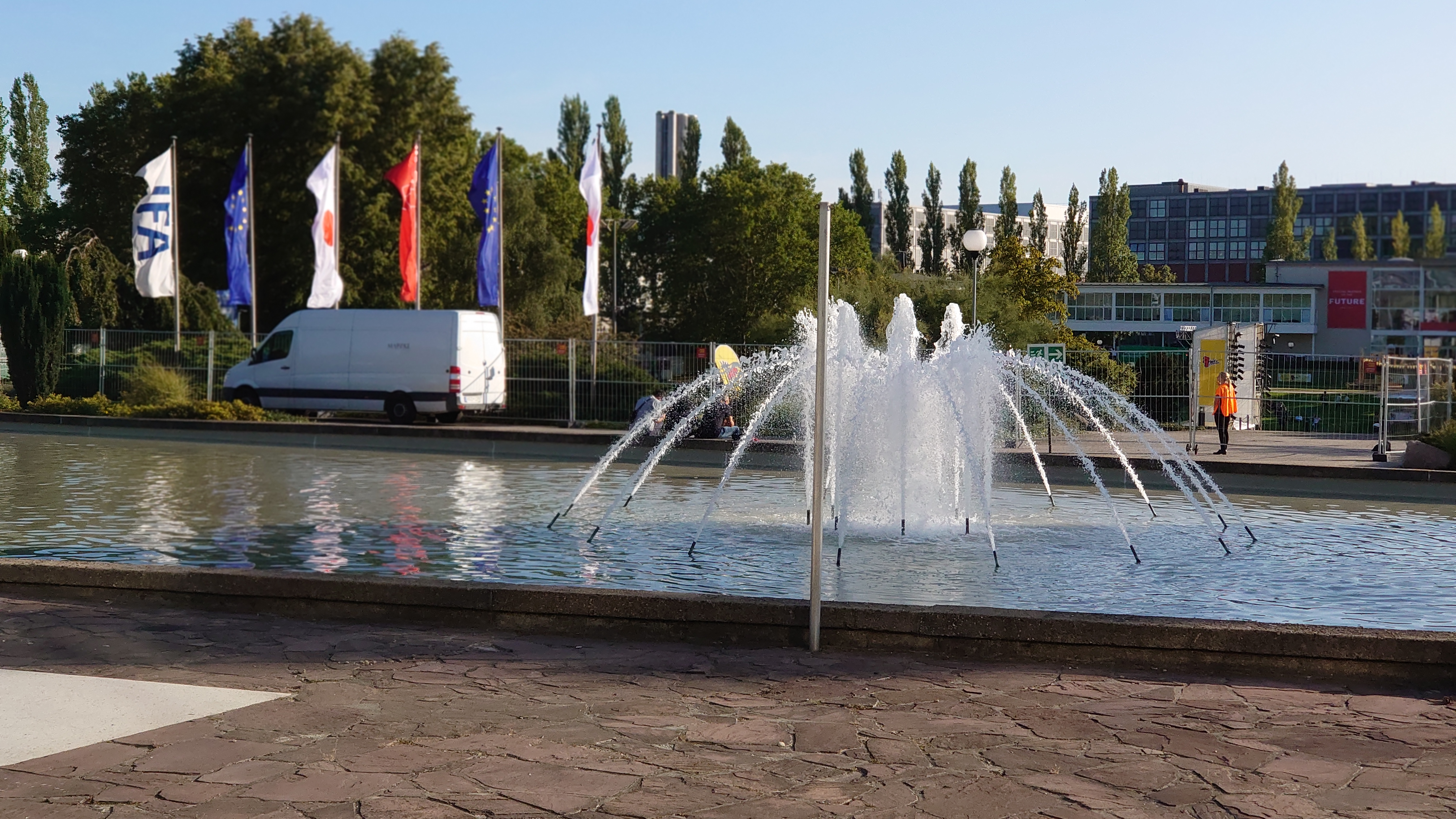 IFA 2019: перше знайомство зі зменшеним флагманом Sony Xperia 5-37