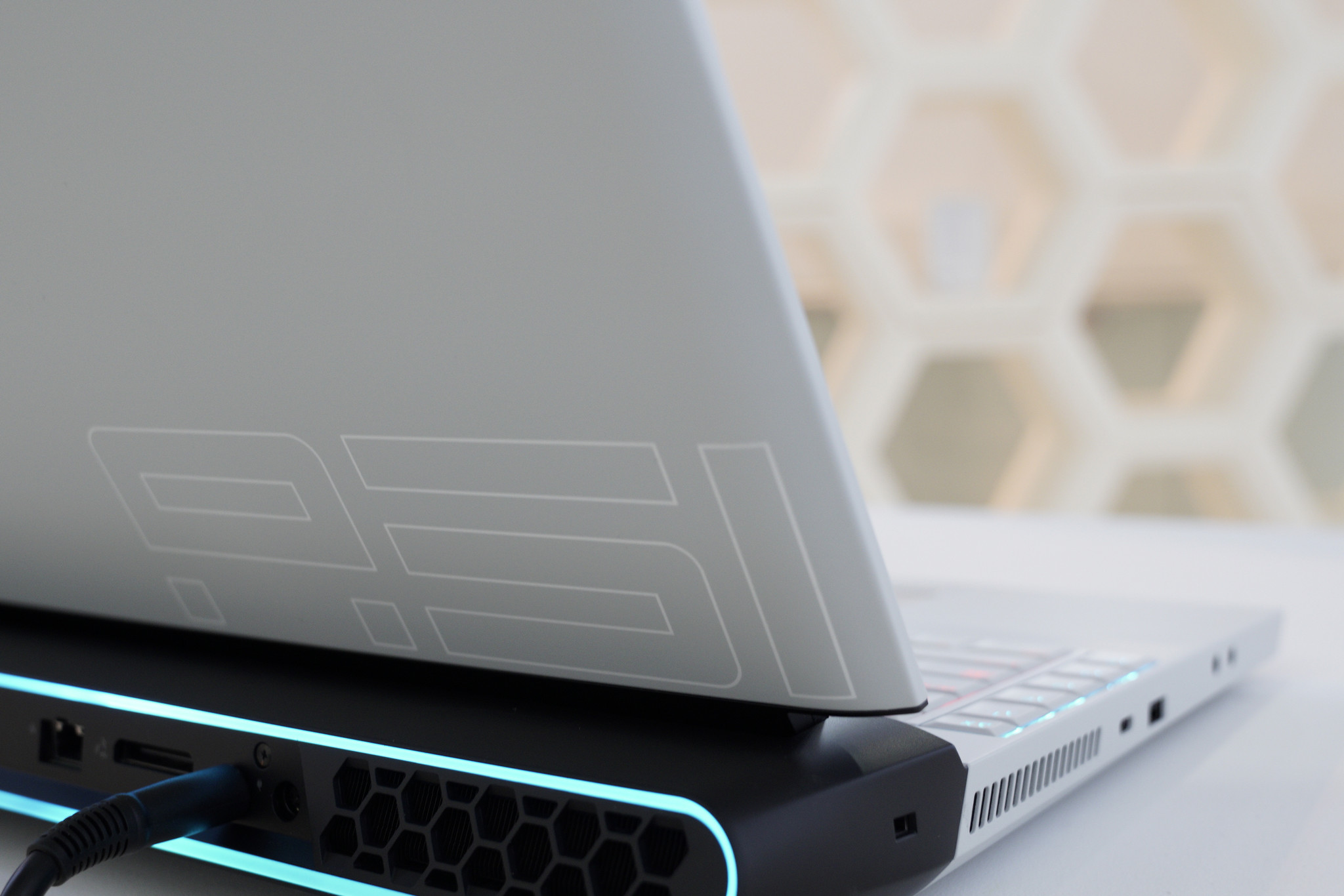Dell-Alienware-Area-51m-ces-2019-1.JPG