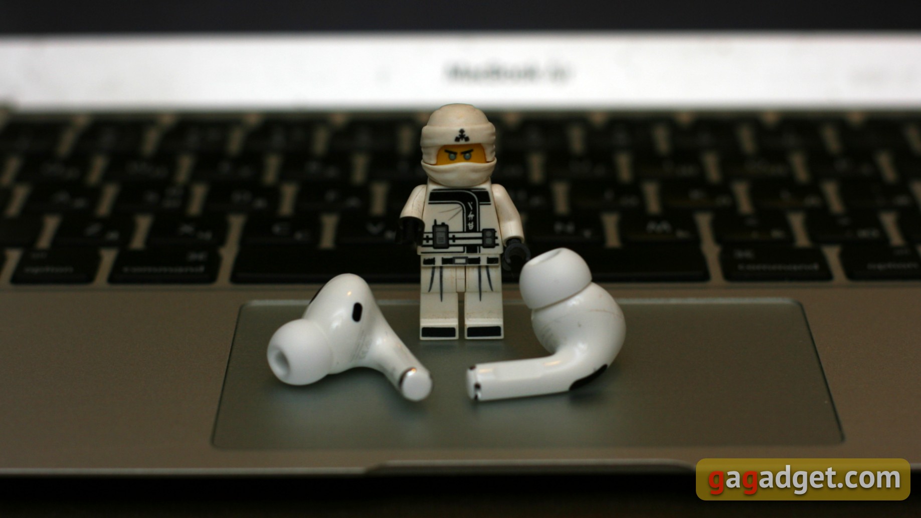 Огляд AirPods Pro: біла німотність-23