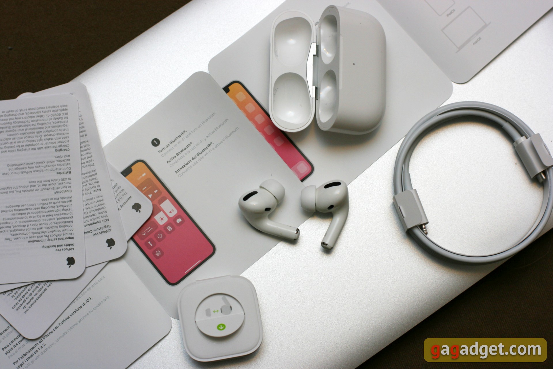 Огляд AirPods Pro: біла німотність-3