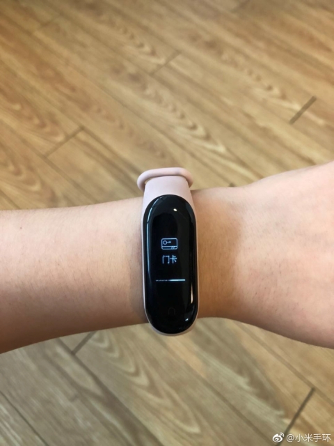 Mi-Band-3-NFC-2.jpg