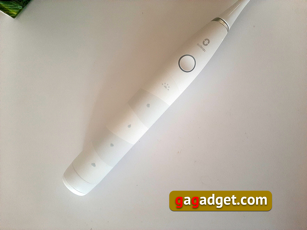Это не больно. Обзор бюджетной электрической зубной щетки Oclean Flow Sonic-15