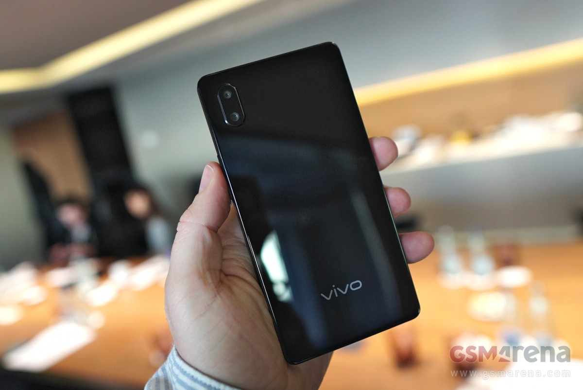 Vivo APEX 8.jpg