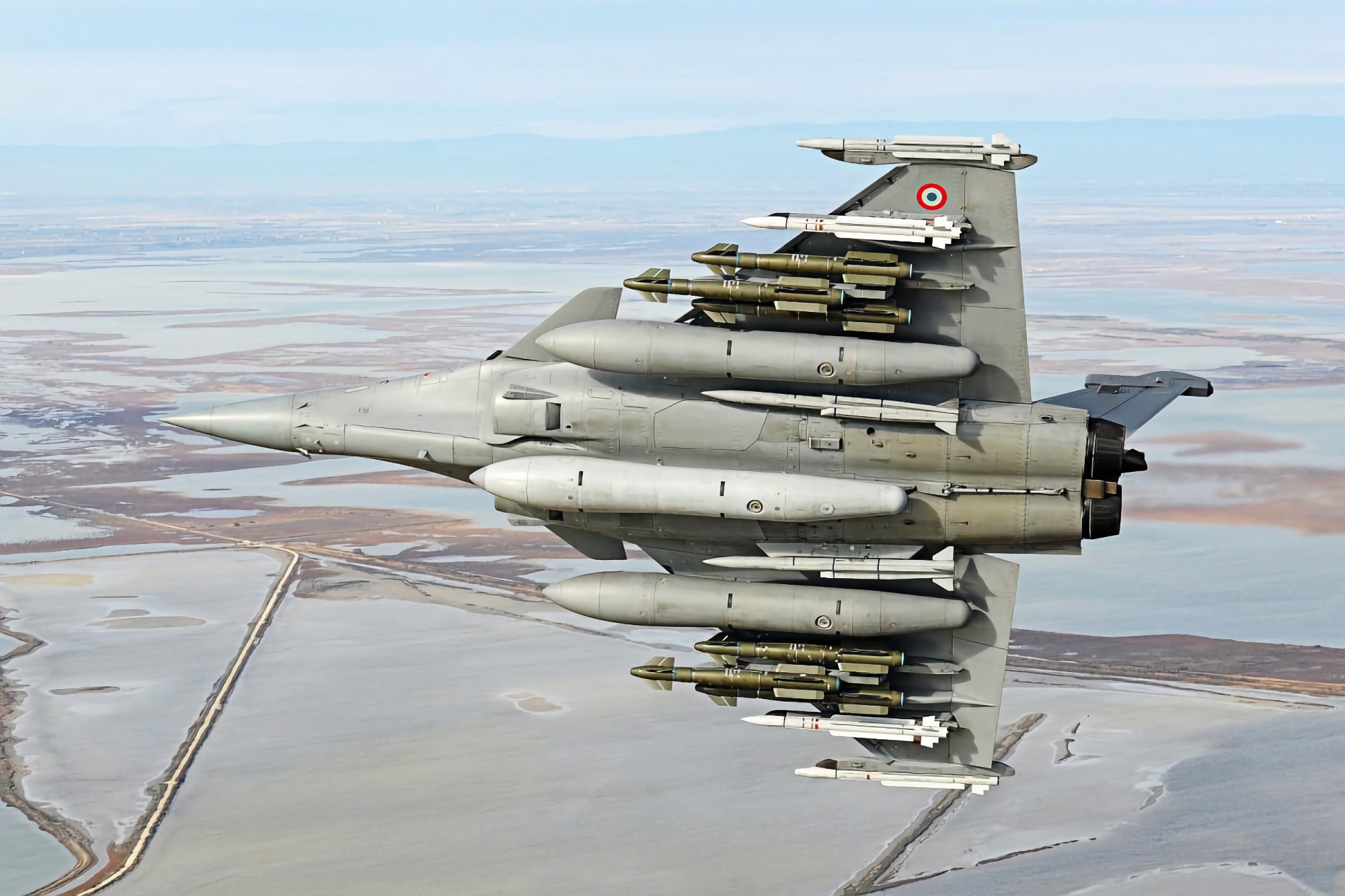 La France va transférer des bombes de précision AASM Hammer à l'Ukraine ; elles peuvent atteindre des cibles terrestres à une distance pouvant aller jusqu'à 70 kilomètres.