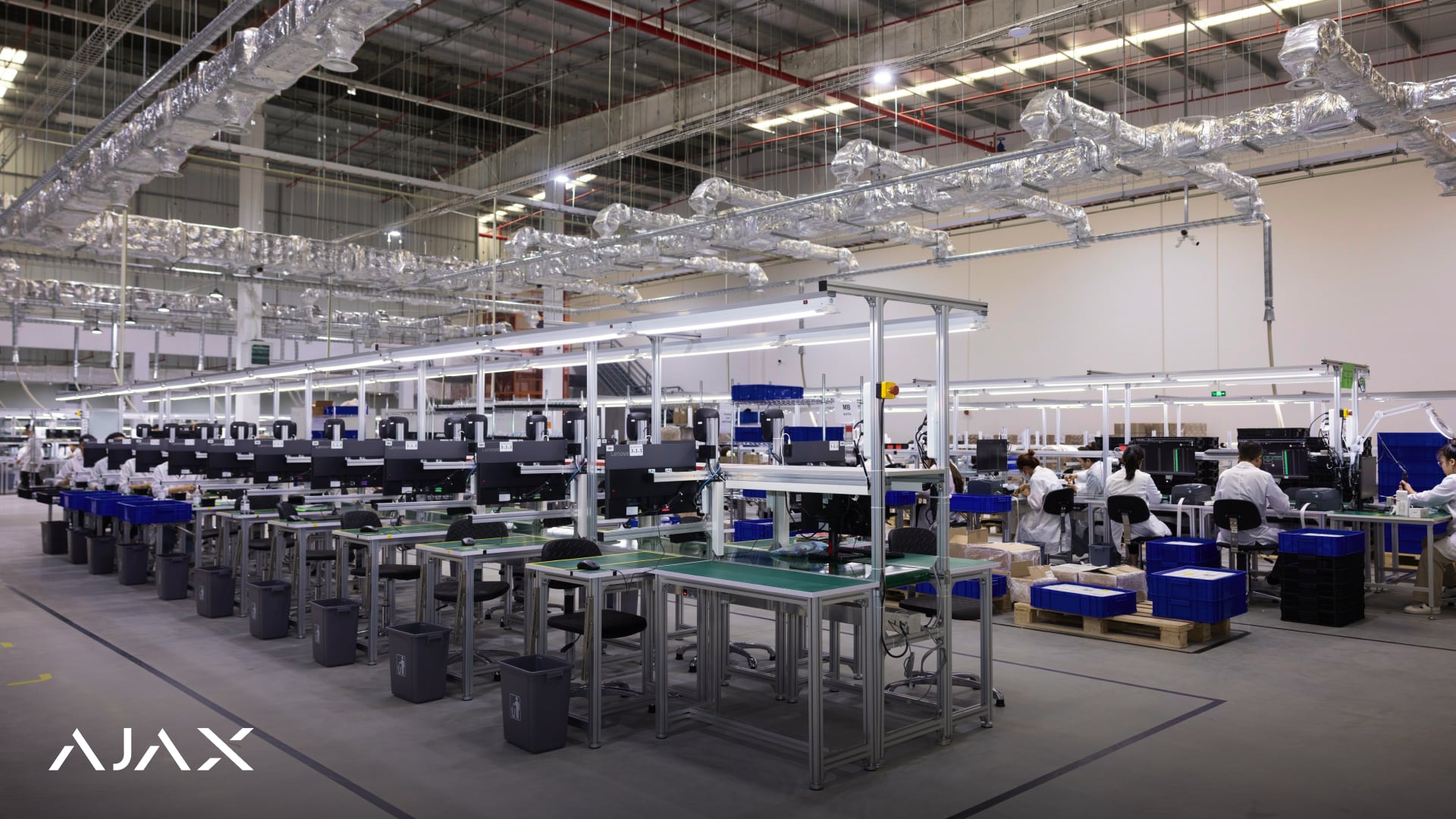 Виробничий цех заводу AJAX Systems у В'єтнамі
